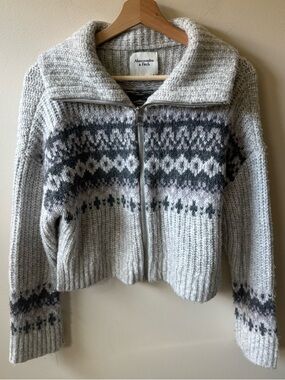 Abercrombie & Fitch Zip Up Cropped Sweater